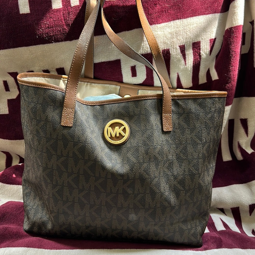 MK Tote Style Handbag